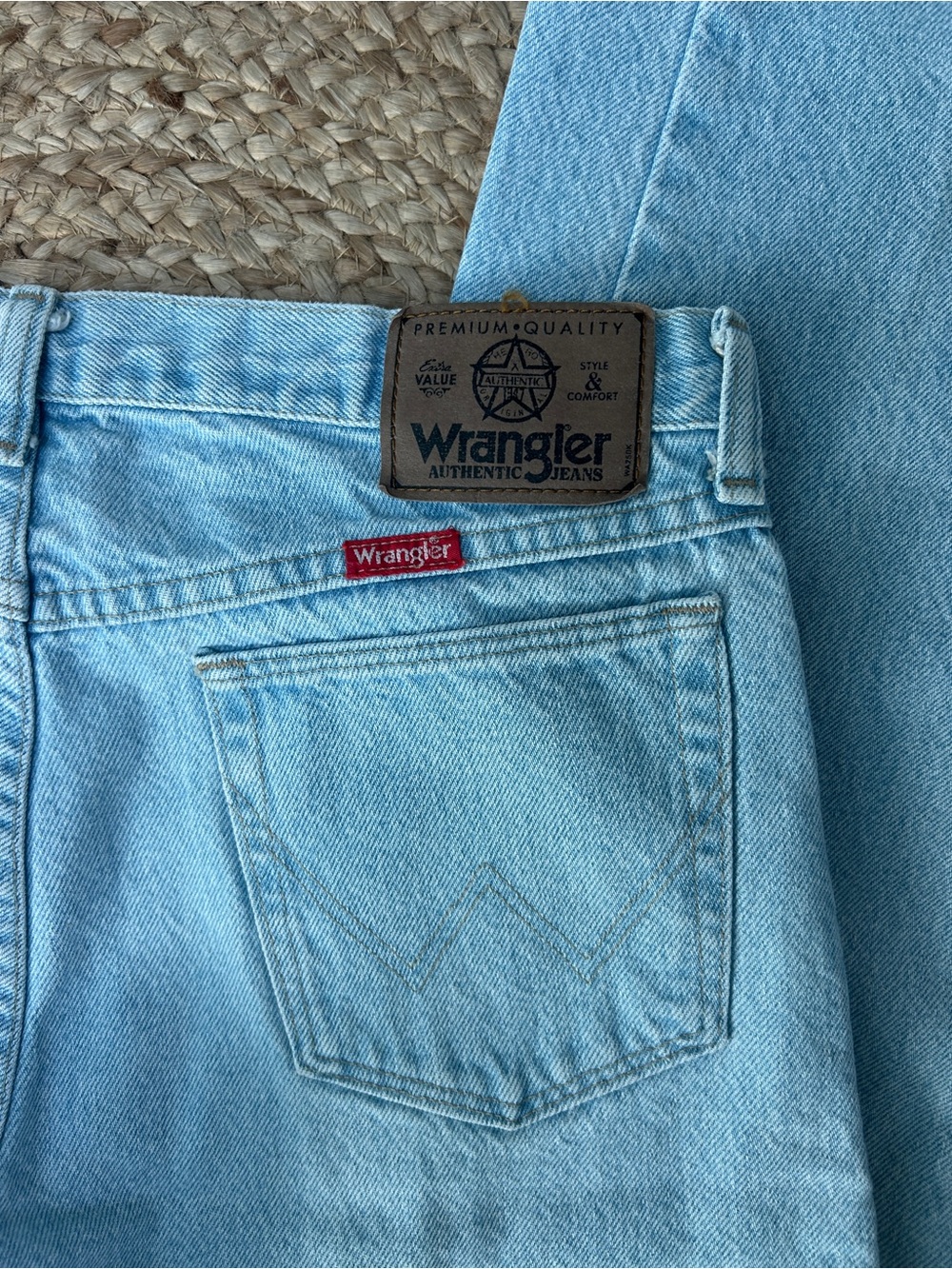 Made in USA 32 x 30 Vintage Wrangler Jeans Light Blue 100% Cotton Straight Leg - Picture 2 of 6